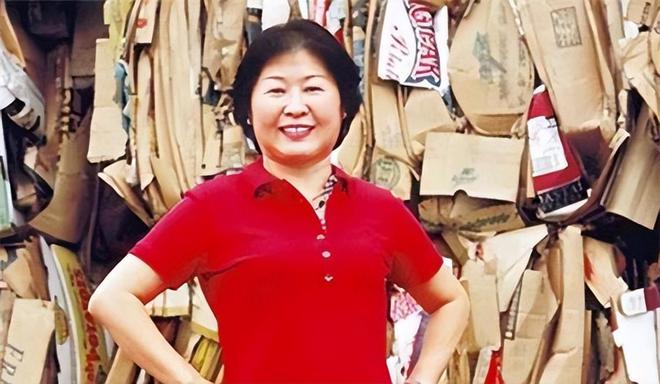 她被称为女版“马云”放弃高薪工作后只凭收废纸从3万到310亿！(图12)